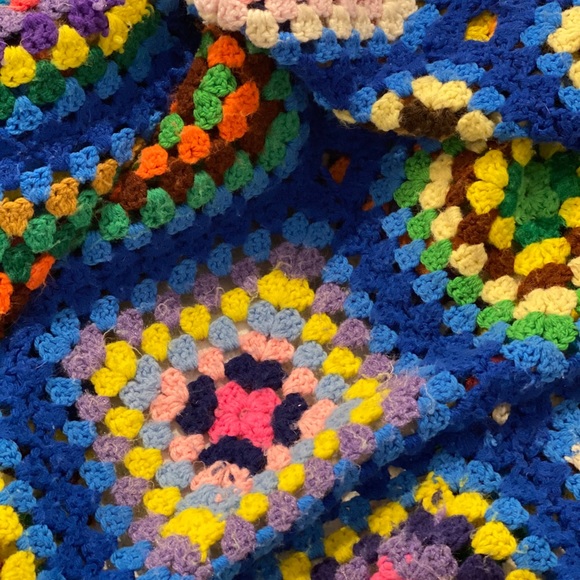 •SOLD• Huge Granny Square Afghan Blanket Bedspread - Picture 7 of 8